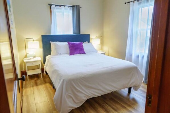 1 bedroom, in-room safe, desk, iron/ironing board