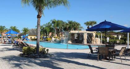 BEAUTIFUL HOUSE, CLOSE TO DISNEY, GATED RESORT COMMUNITY, FREE WIFI!!