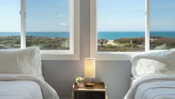 5 bedrooms, desk, iron/ironing board, WiFi