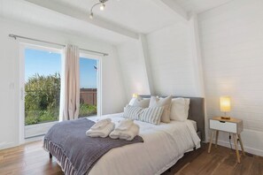 5 habitaciones, escritorio, tabla de planchar con plancha y wifi 