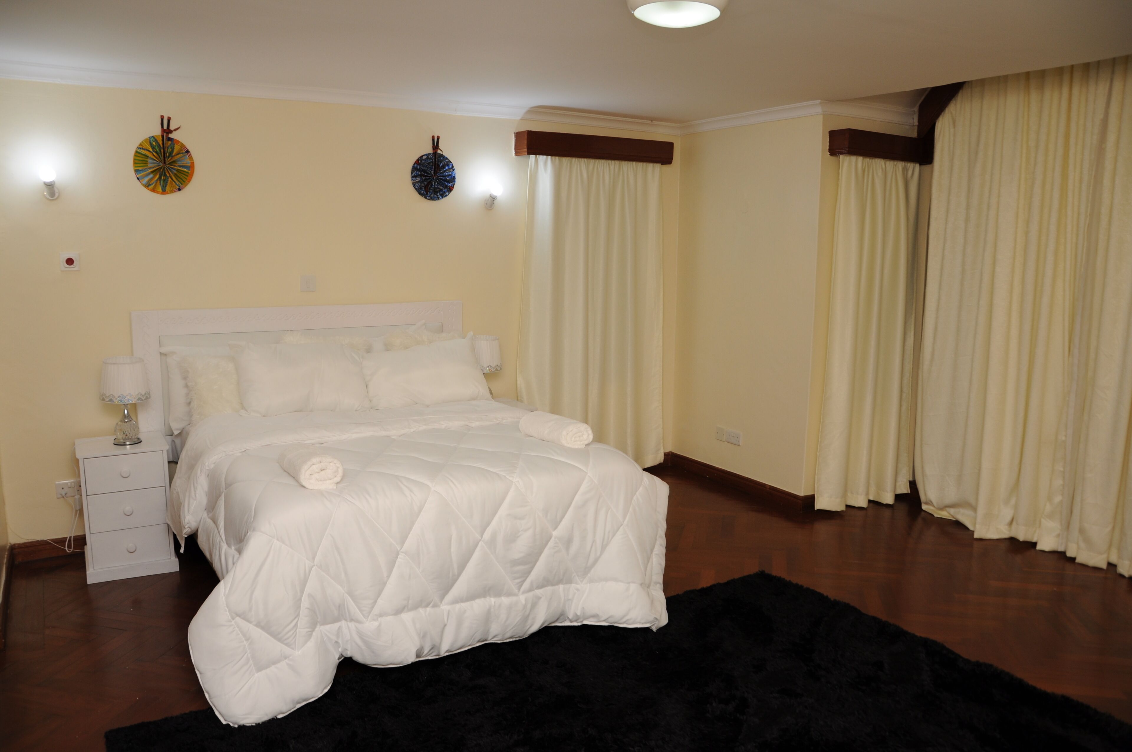 4 bedrooms, iron/ironing board, WiFi