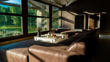 Sala de estar en el lobby