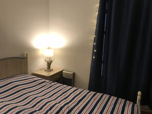 1 makuuhuone, silitysrauta/-lauta, ilmainen Wi-Fi, vuodevaatteet
