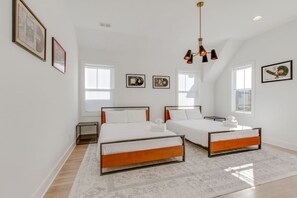 4 bedrooms, desk, iron/ironing board, WiFi