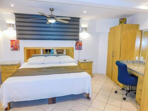 1 bedroom, desk, free WiFi, bed sheets