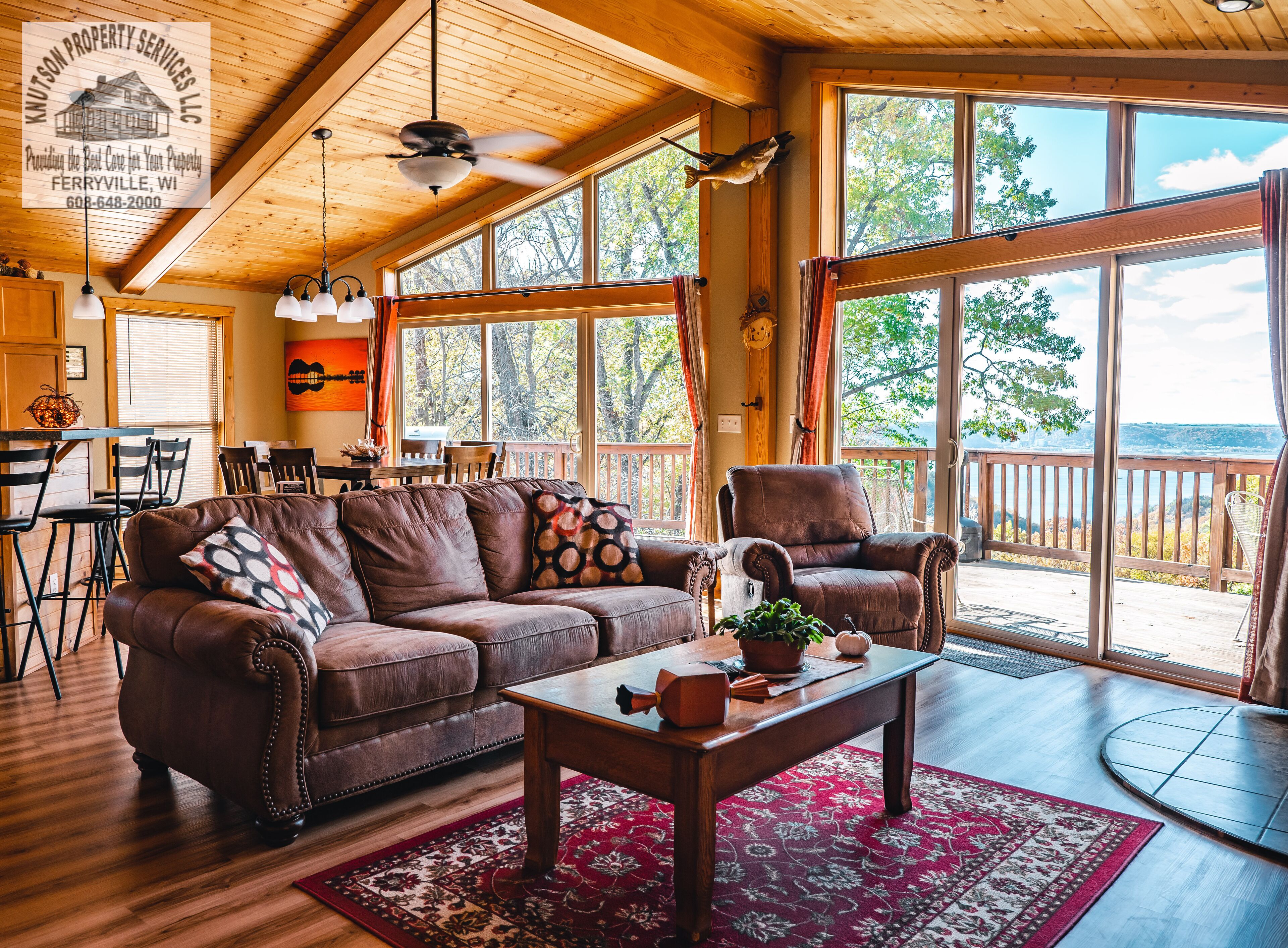 Smart-TV, Kamin, DVD-Player