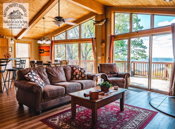 Smart TV, fireplace, DVD player