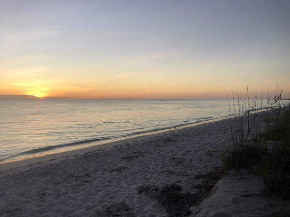 Liegestühle, Strandtücher
