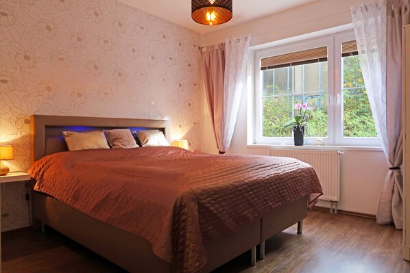 2 bedrooms, iron/ironing board, WiFi, bed sheets