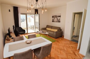 Leilighet – premier | Skrivebord for bærbar PC, strykejern/-brett og wi-fi (inkludert)