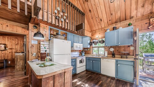 CABINA RÚSTICA AL SUR DEL CENTRO DE RUIDOSO CON TINA CALIENTE