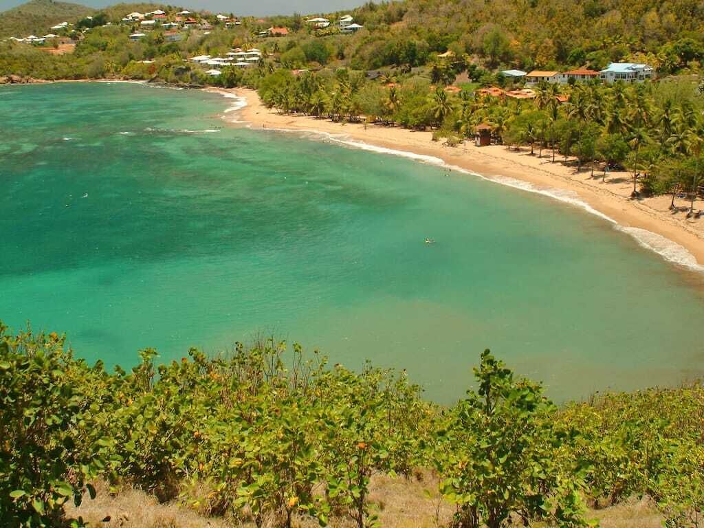 Accommodatie ligt op het strand, ligstoelen