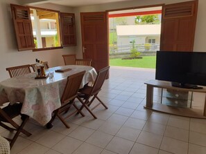 Dining - House sills  (trinité)