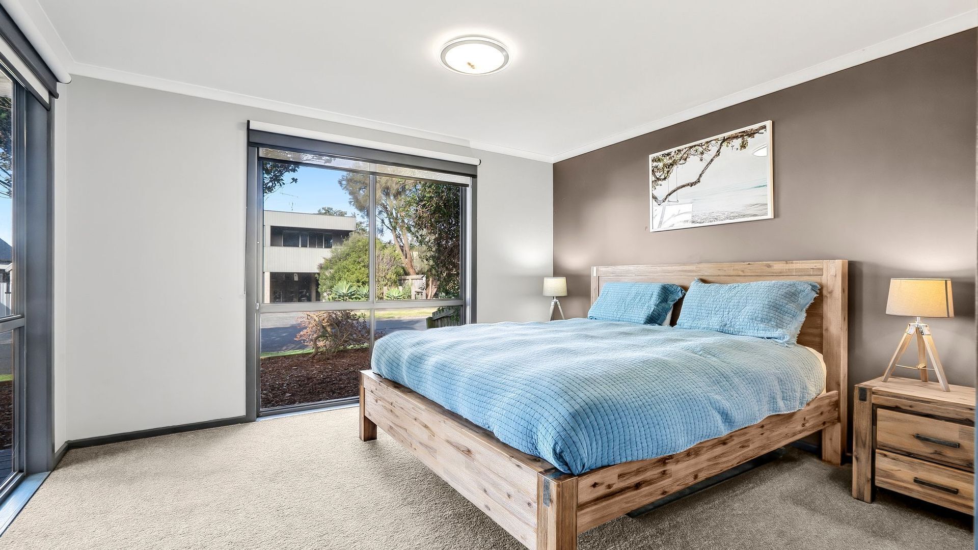 5 bedrooms, iron/ironing board, Internet