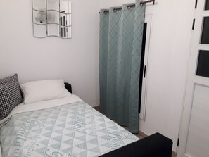 Traditional Room, Garden View, Poolside | Extra beds