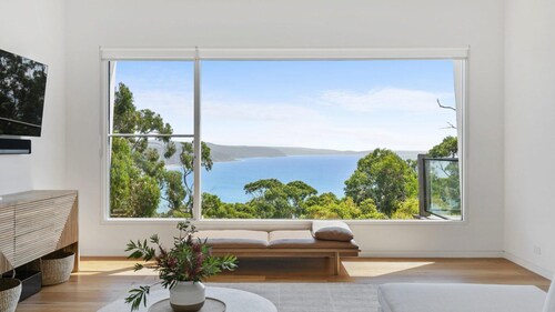 Moonraker - Stunning Views, Brand New Contemporary Beach Home