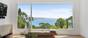 MOONRAKER - Fantastisk utsikt, helt nytt moderne strandhjem