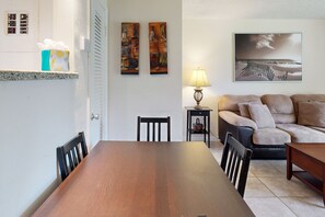 Dining - One block from Pompano Beach - condo w/ shared heated pool & sundeck (Pompano Beach)