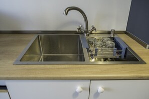 Refrigerador, microondas, horno y lavavajillas 