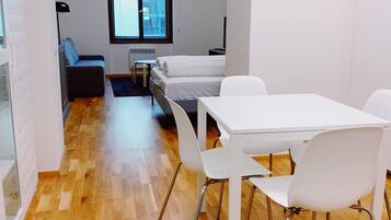 Peti sejuk/penyejuk beku saiz penuh, ketuhar gelombang mikro, dapur