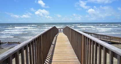 Seascape 2/2 Beachfront Condo Sunrise & Oceanview from 2 Balconies w/Heated Pool