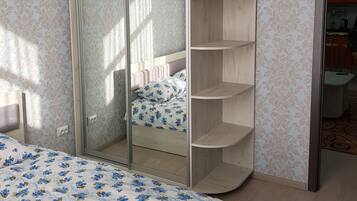 1 bedroom, hypo-allergenic bedding, desk, iron/ironing board