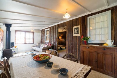 Cox's Cottage in the Hawkesbury Valley