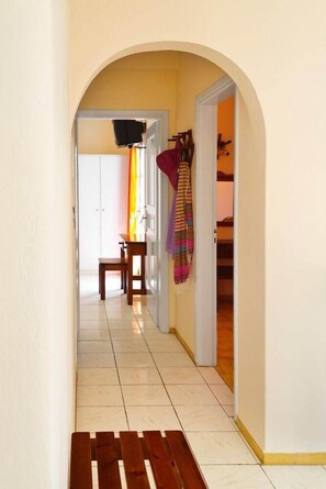 Interior - Dolphins Apartments (Santorini)