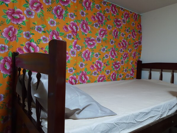 Bàn ủi/dụng cụ ủi quần áo, truy cập Internet không dây miễn phí 