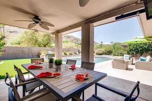 Outdoor dining