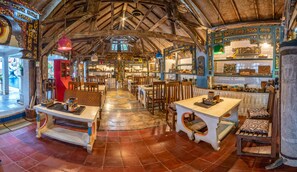 Aamiainen, lounas ja illallinen