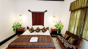 Kamar Double Comfort (AC) | Wi-Fi gratis dan seprai linen