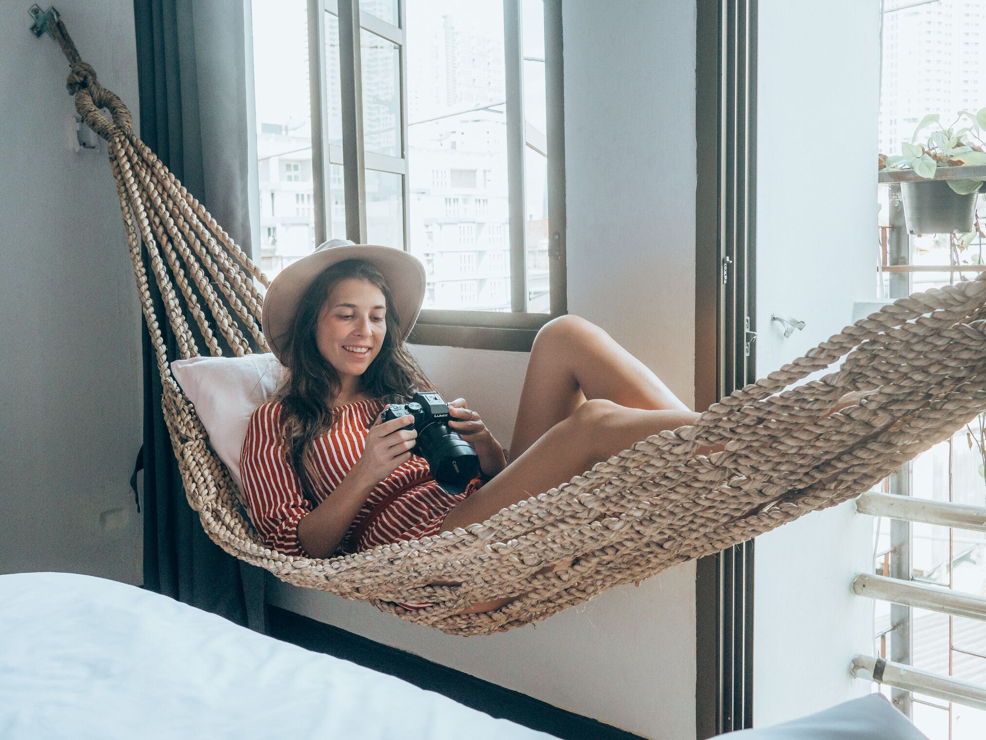 Deluxe Twin Room | Desk, laptop workspace, blackout drapes, soundproofing