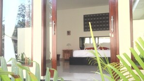 Desk, free WiFi - Tom and Jerry Villa Lombok (Senggigi)