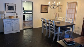 Dining - Terrific Views - Block from Town - Jacuzzi Tub (Bisbee)