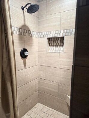 Shower, jetted tub, hair dryer, towels