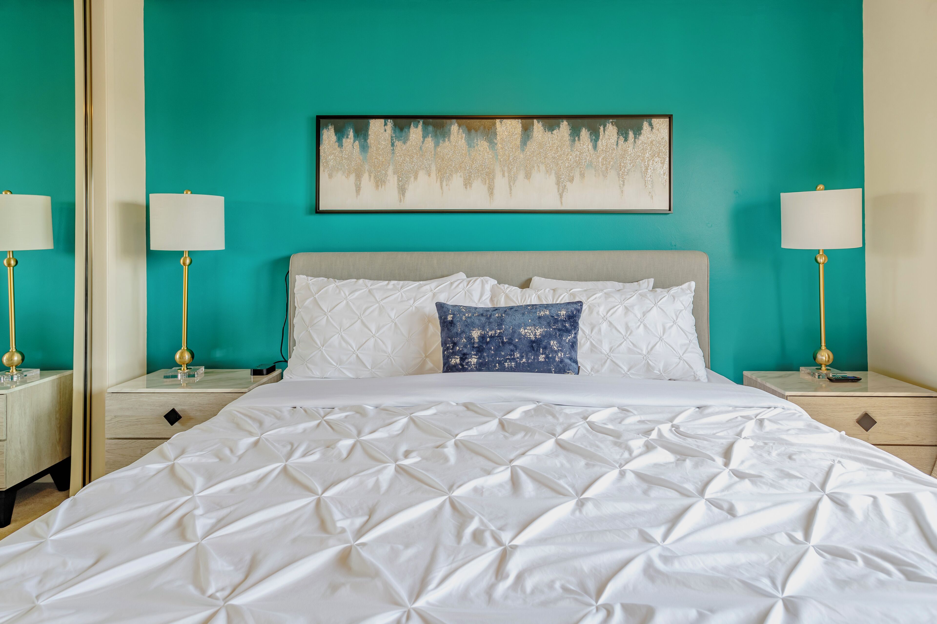 ✮ Relax and Dine Close to Downtown Alhambra ✮