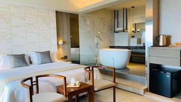 Deluxe Room, 1 Queen Bed, Bathtub, Ocean View | Premium bedding, pillowtop beds, free minibar, individually decorated