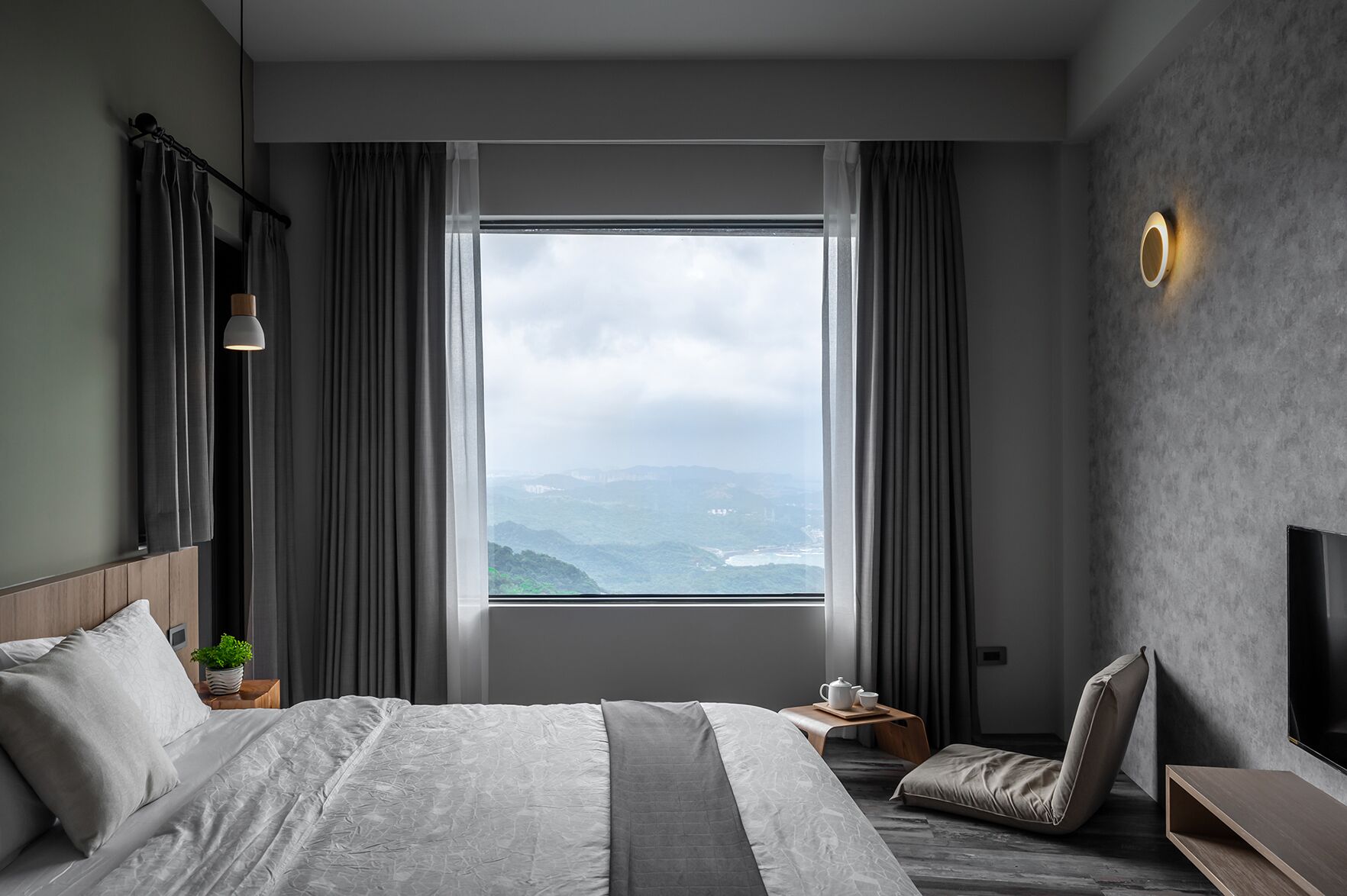 Gallery Room, 1 Queen Bed, Balcony, Ocean View | Premium bedding, pillowtop beds, free minibar, individually decorated