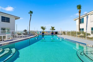 Et oppvarmet basseng