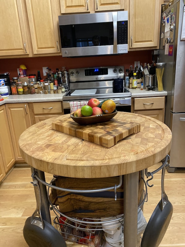 Free daily self-service breakfast