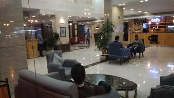 Coin salon dans le hall