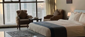 โรงแรมเรมาส แอนด์ สวีท