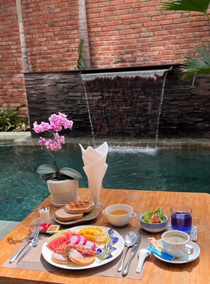 Daily continental breakfast for a fee - Nine Hotel Chiangmai (Chiang Mai)
