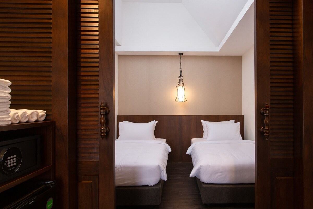 Minibar, in-room safe, blackout drapes, soundproofing