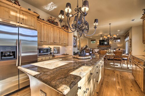 ‘Sugar Bear Lodge’ w/ Game Room - 5 Mi to Village!