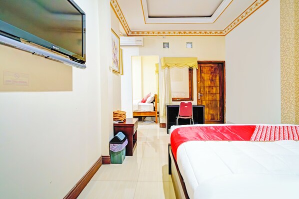 Family Suite | Desk, free WiFi, bed sheets - Hotel O Pasteur Near Nuart Sculpture Park Formerly Maleo Exclusive (Bandung)
