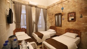 Minibar, WiFi (free), bed sheets - Pasa Konagi Hotel (Mardin)