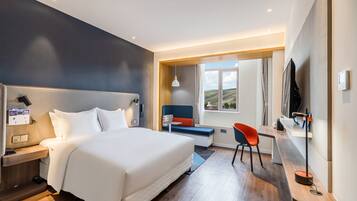 Standard Room, 1 King Bed | WiFi (free), bed sheets