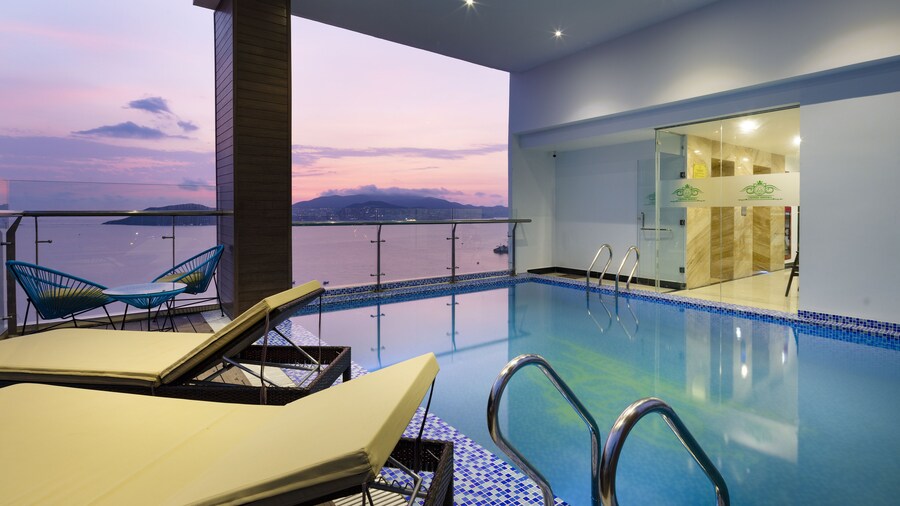 Crown Hotel Nha Trang